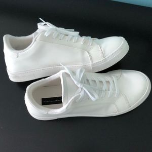 Steven by Steve Madden women’s 10 white sneakers